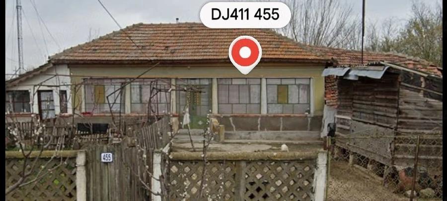 Casă cu 4 camere cu Teren 1500 Mp în Central