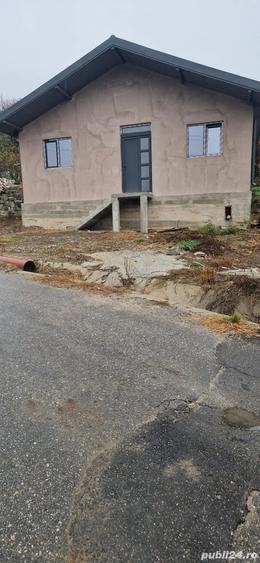 Casă cu 3 camere cu Teren 1128 Mp în Vlădesti