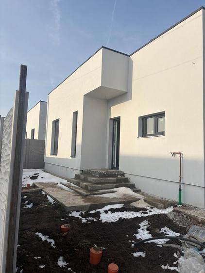 Casă individuală cu 3 camere cu Teren 265 Mp în Berceni