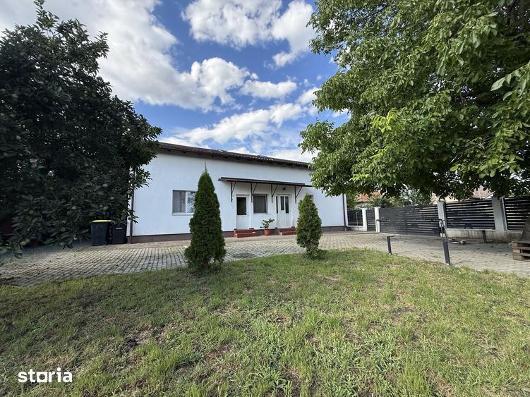 Casă cu 6 camere cu Teren 606 Mp în Central