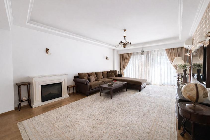 Apartament cu 4 camere decomandat, mobilat în Herăstrău