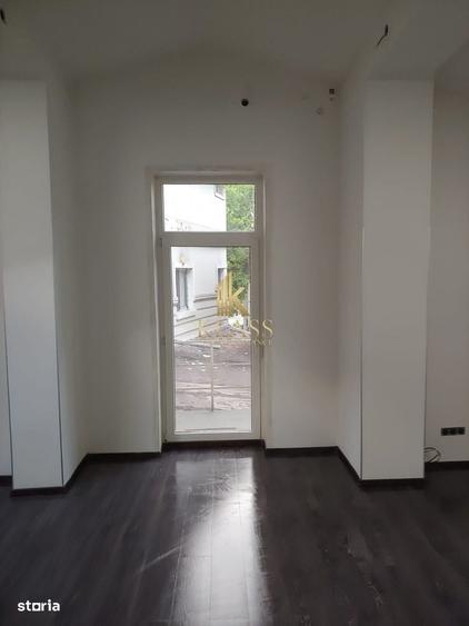 Spațiu comercial, de 300 mp, în Dacia