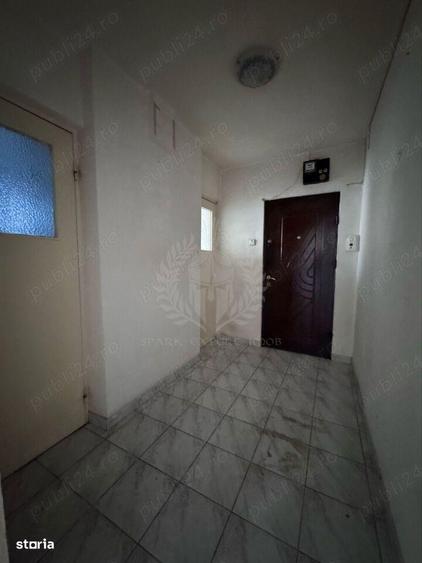 Apartament cu 2 camere semidecomandat în Republicii