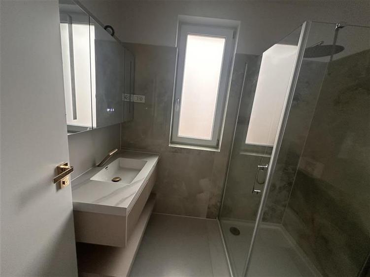 Duplex cu 4 camere cu Canalizare în Șag