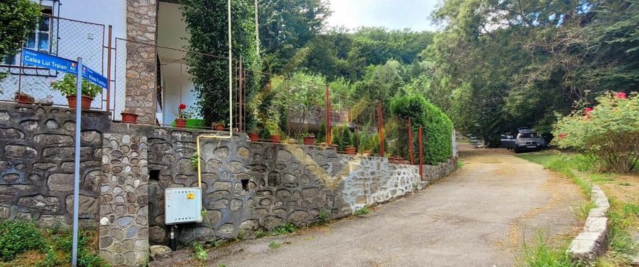 Teren Construcții intravilan de 2000 mp, în Central