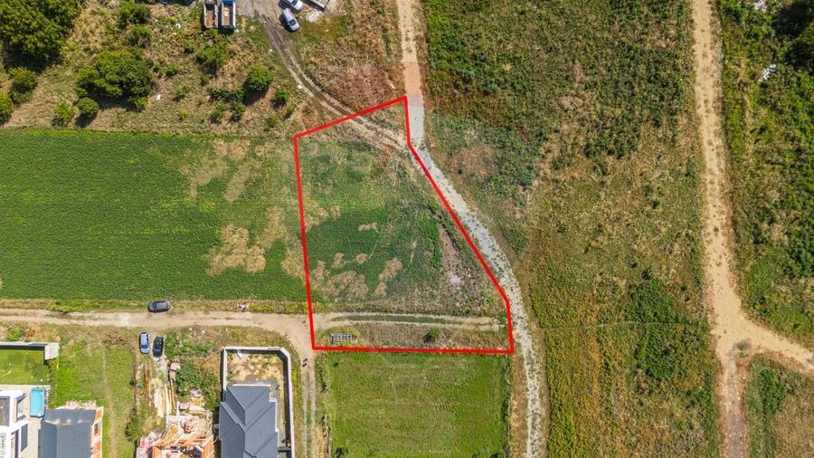 Teren Construcții intravilan de 1237 mp, în Bujac