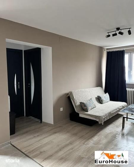 Apartament cu 3 camere în Cetate
