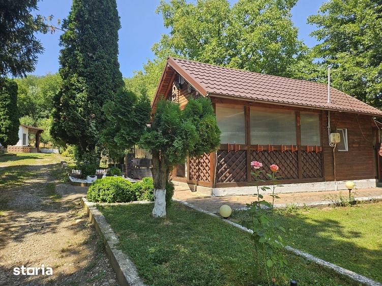 Casă cu 1 camere cu Teren 1697 Mp în Ștefănești