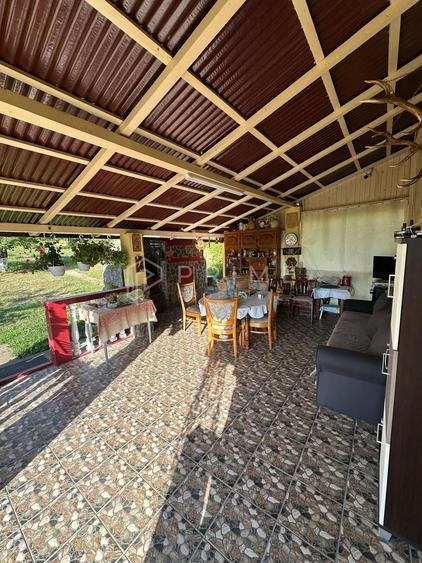 Casă individuală cu 4 camere cu Canalizare în Corunca