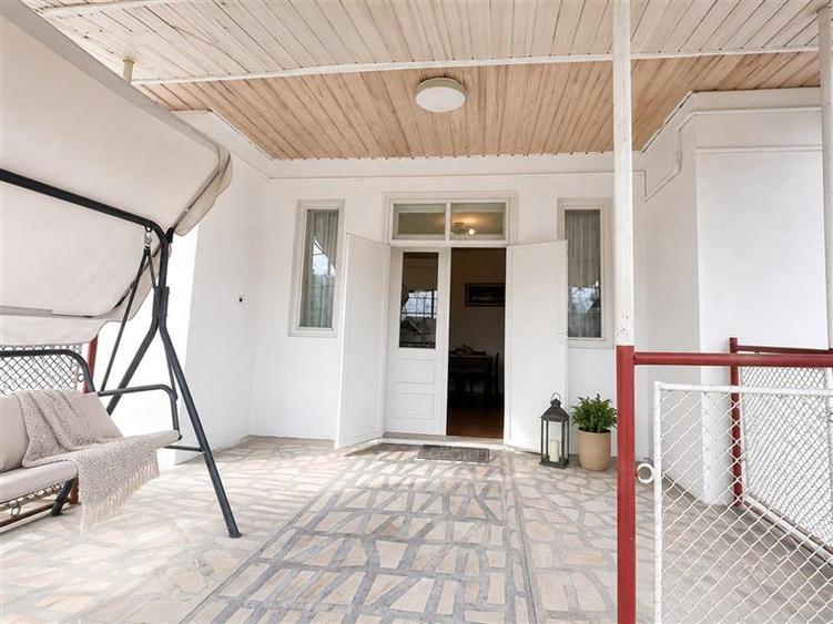 Apartament cu 3 camere decomandat, mobilat în Unirii