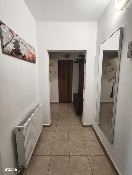 Garsonieră decomandată în Noua
