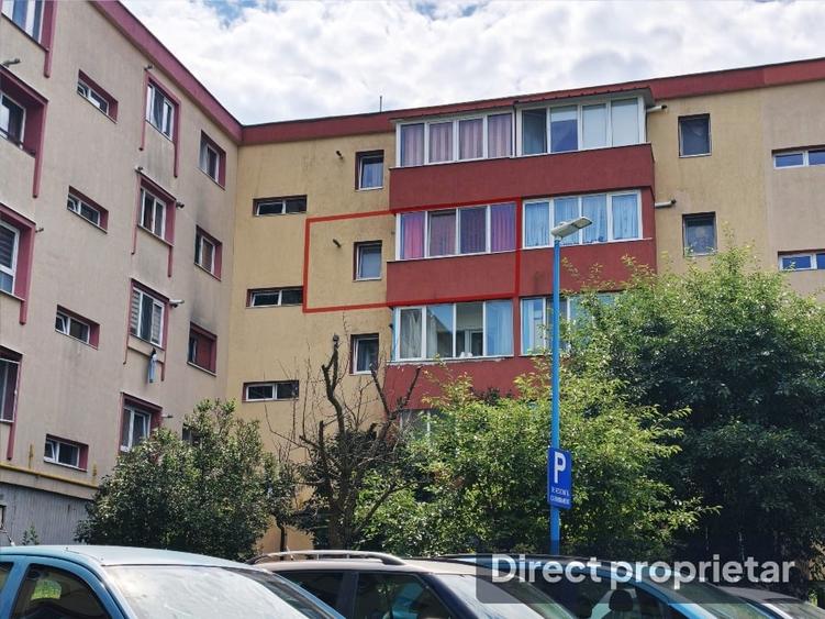 Apartament cu 3 camere decomandat, mobilat în Triaj