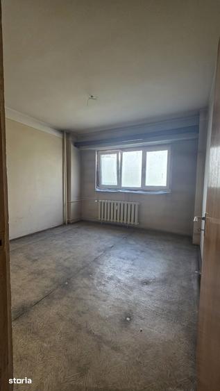 Apartament cu 2 camere decomandat în Gara de Nord