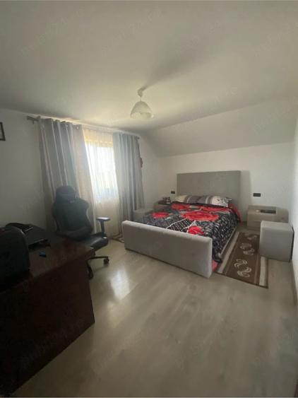 Casă cu Teren 636 Mp în Păun