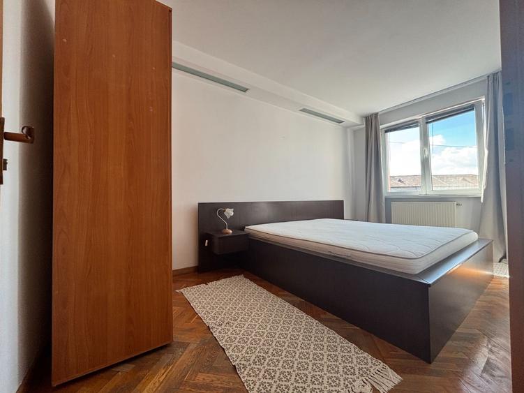 Apartament cu 3 camere în Mihai Viteazul