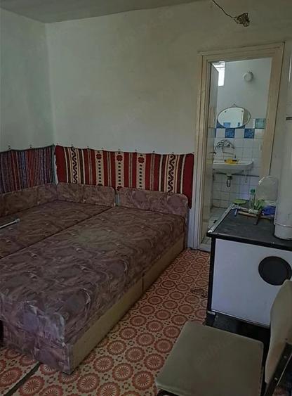 Casă cu 3 camere cu Teren 1650 Mp în Central