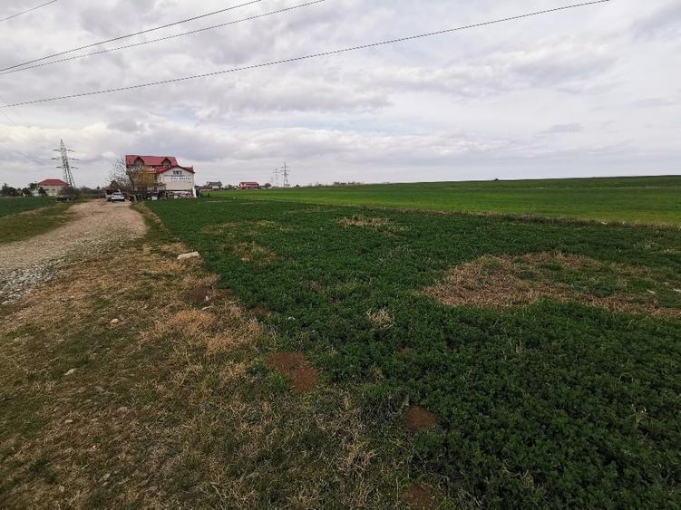 Casă individuală cu 4 camere cu Garaj în Corbu