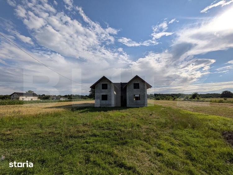 Casa Spatioasa la Rosu cu 7.500 mp Teren Oportunitate Rara in Luc - 1