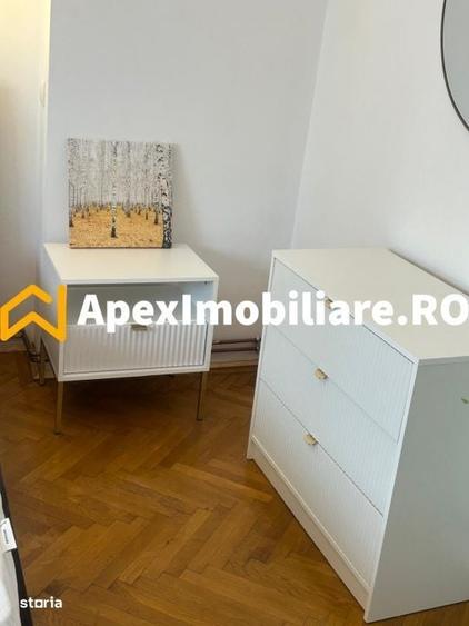 Apartament cu 3 camere semidecomandat în Rosetti