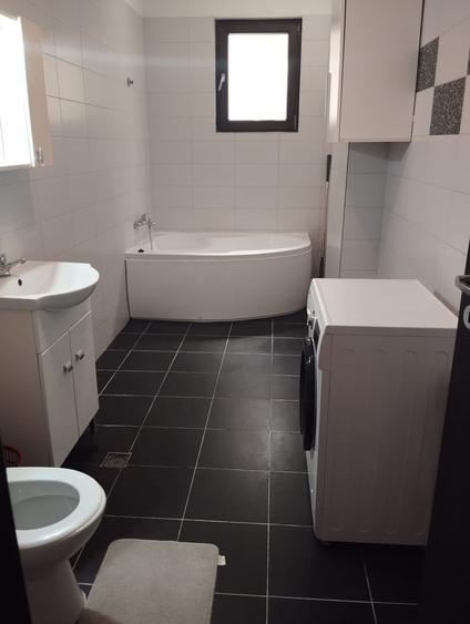 Apartament cu 2 camere decomandat în Apusului