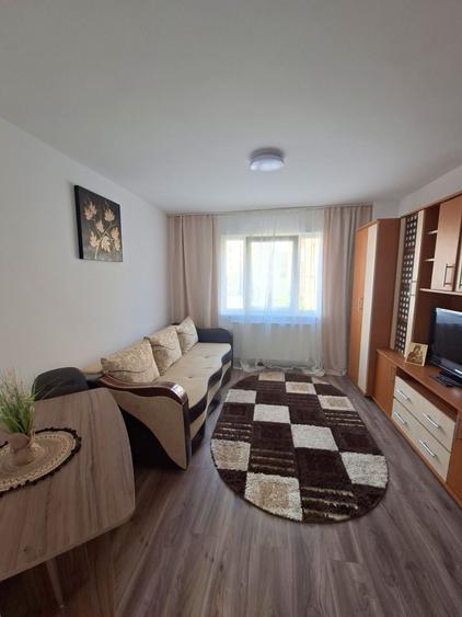 Garsoniera de inchiriat-zona Tractorul (langa Coresi) - 1