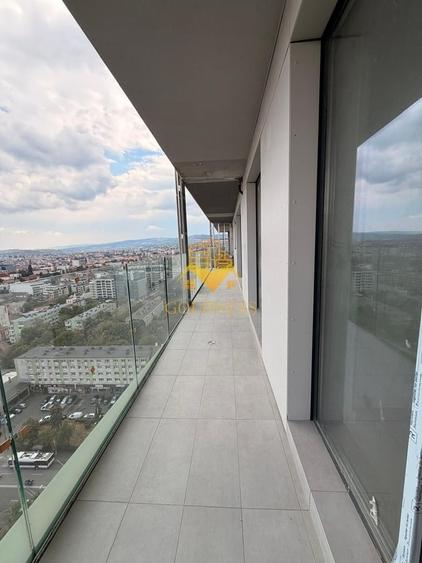 Apartament cu 4 camere decomandat în Central