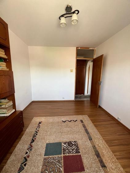 PF vand Apartament 3 camere Zalau, Bradet, str. Avram Iancu - 9