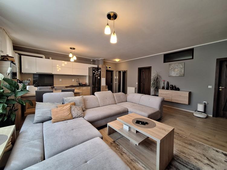 Apartament cu 3 camere, 74 mp, balcon, zona Eroilor - 1