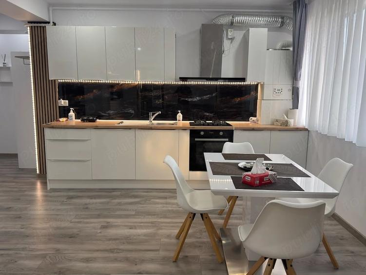 Apartament cu 2 camere decomandat în Trivale
