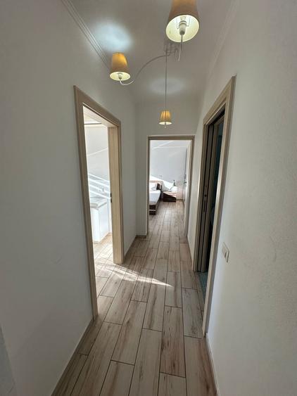 Apartament cu 4 camere decomandat în P-ța Unirii