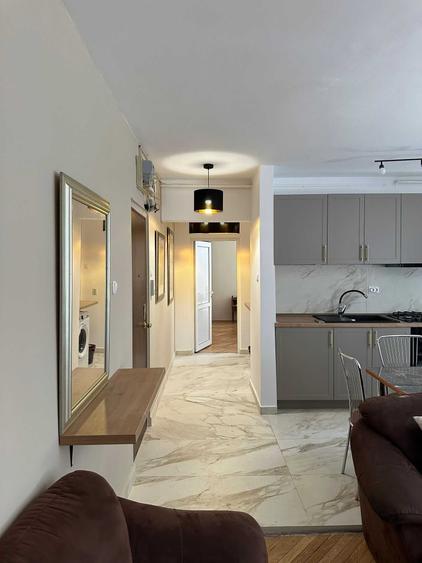 Apartament cu 2 camere decomandat în Polivalentă