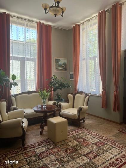 Casă cu 5 camere cu Teren 628 Mp în Titulescu
