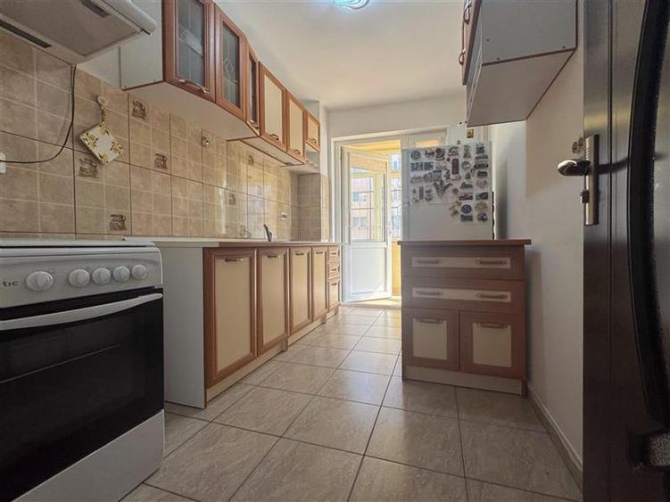 Apartament cu 2 camere nedecomandat, mobilat în Aeroport