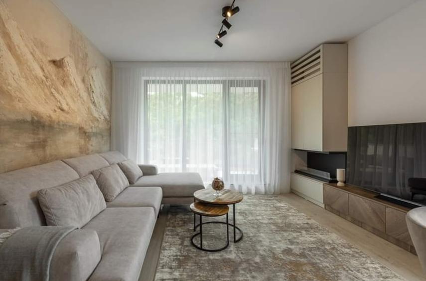 Apartament cu 3 camere decomandat în Nord