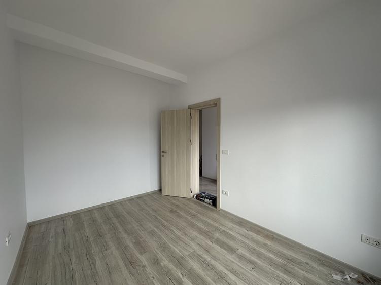 Duplex cu 5 camere cu Canalizare în Moșnița Nouă
