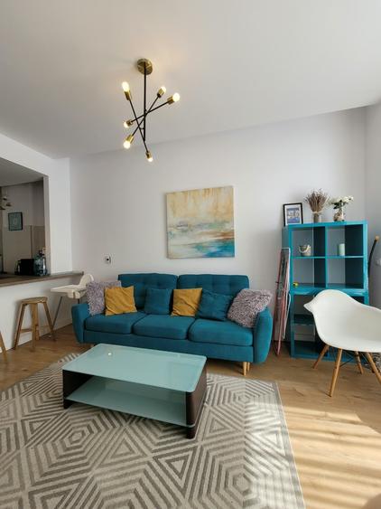 Apartament cu 2 camere semidecomandat în Central