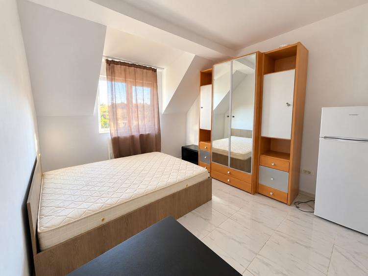 Garsonieră decomandată, mobilată în Complex Studențesc