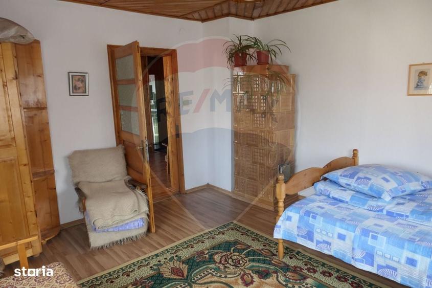 Casă cu 4 camere în Central