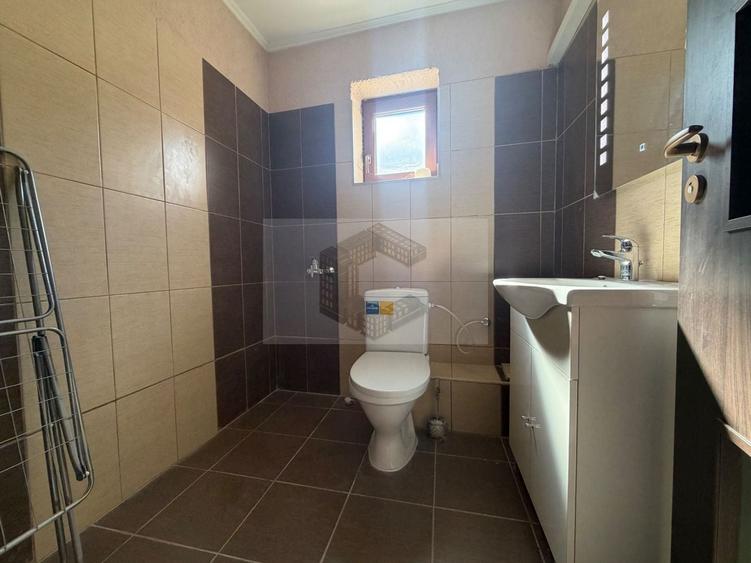 Duplex cu 5 camere cu Canalizare în Dumbrăvița