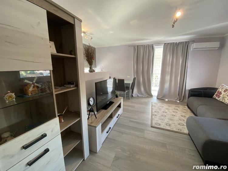 Apartament cu 3 camere decomandat în Dumbrăvița
