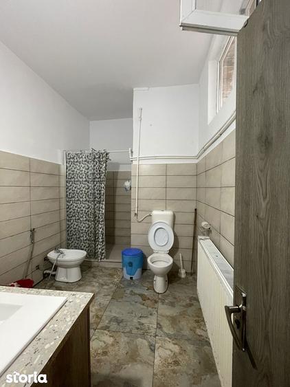 Apartament cu 5 camere în Victoriei