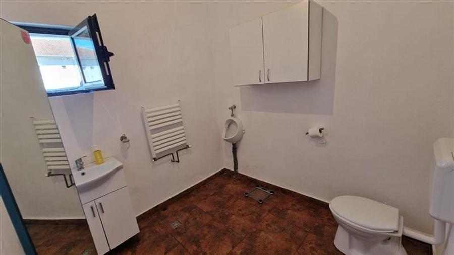 Casă individuală cu 6 camere cu Teren 834 Mp în Muncitoresc