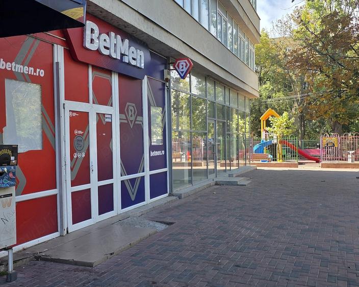 Spațiu comercial, de 35 mp, în Titan