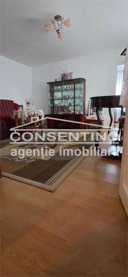 Casă cu 3 camere cu Teren 1439 Mp în Movila Banului