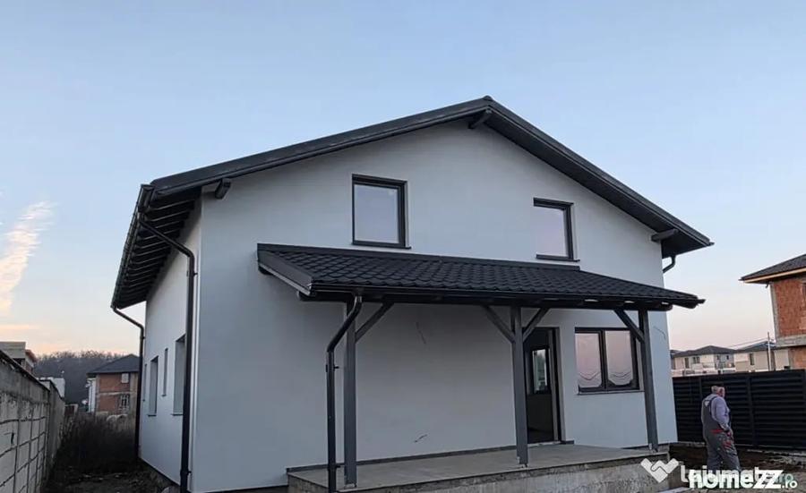 Casă cu 3 camere cu Teren 390 Mp în Păulești