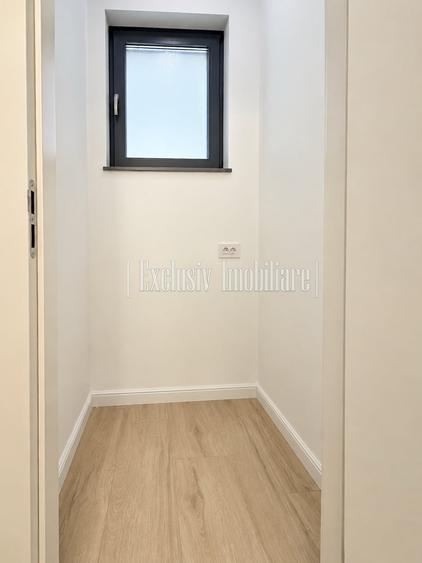 Apartament cu 3 camere decomandat în Delfinariu