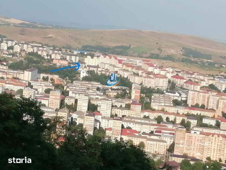 Apartament cu 3 camere semidecomandat în Calea Romanului