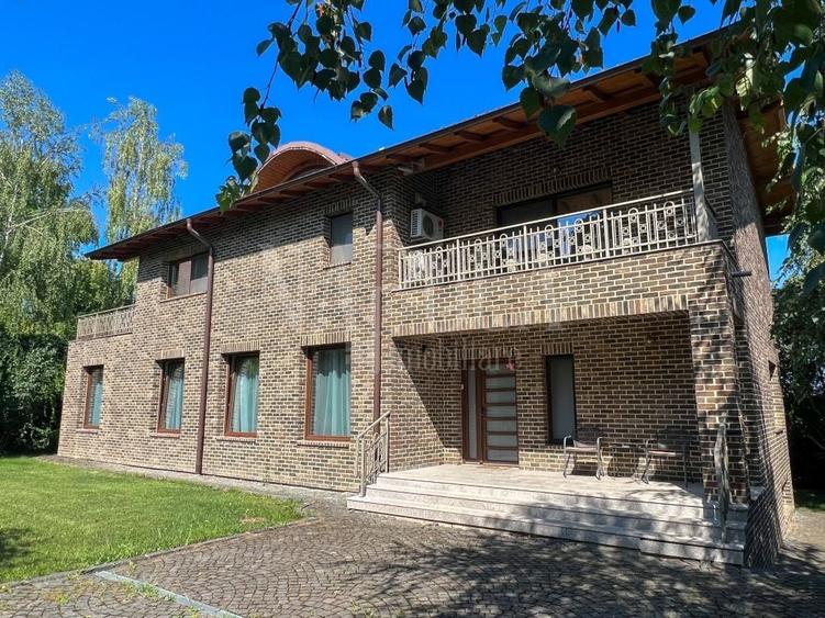 Casă individuală cu 5 camere cu Canalizare în Făget