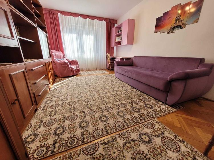 Apartament cu 2 camere decomandat în Pandurilor