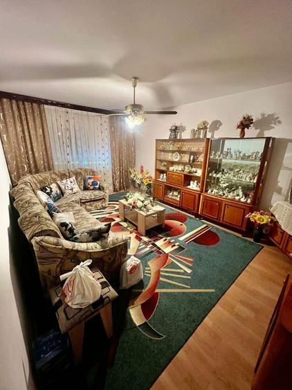 Apartament cu 3 camere decomandat în Frumoasa